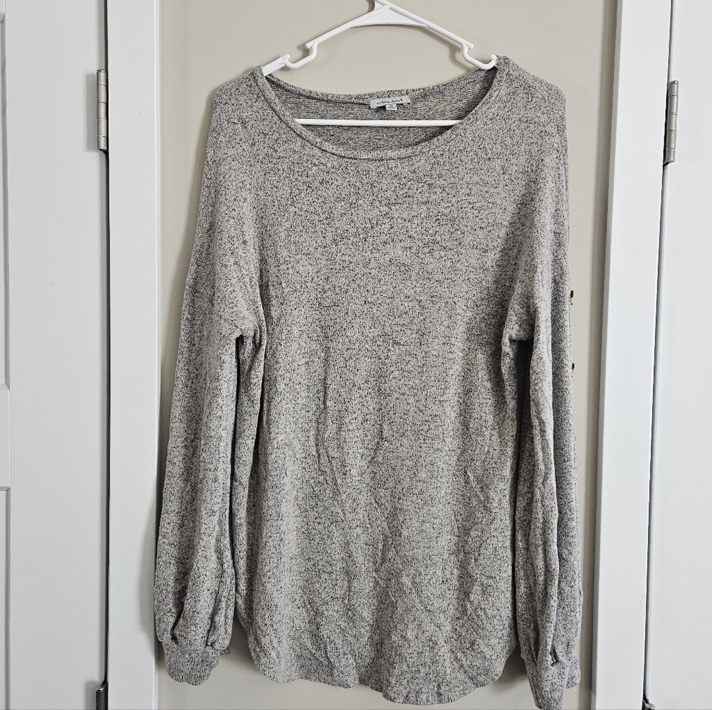White Birch Heathered Gray Knit Top Long Sleeve Sweater Button Top